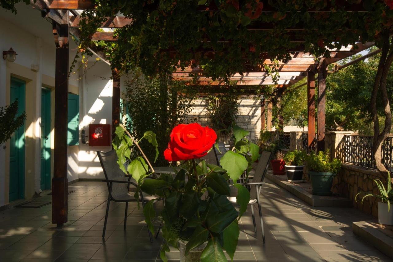 Dimitris Villa Hotel Матала Экстерьер фото